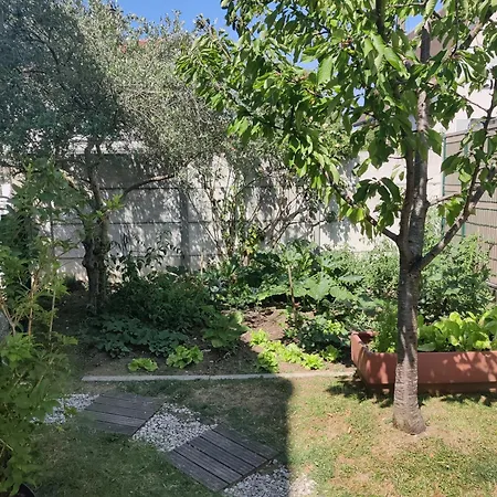 Au Coin Tranquille * שמפיני-סור-מארן